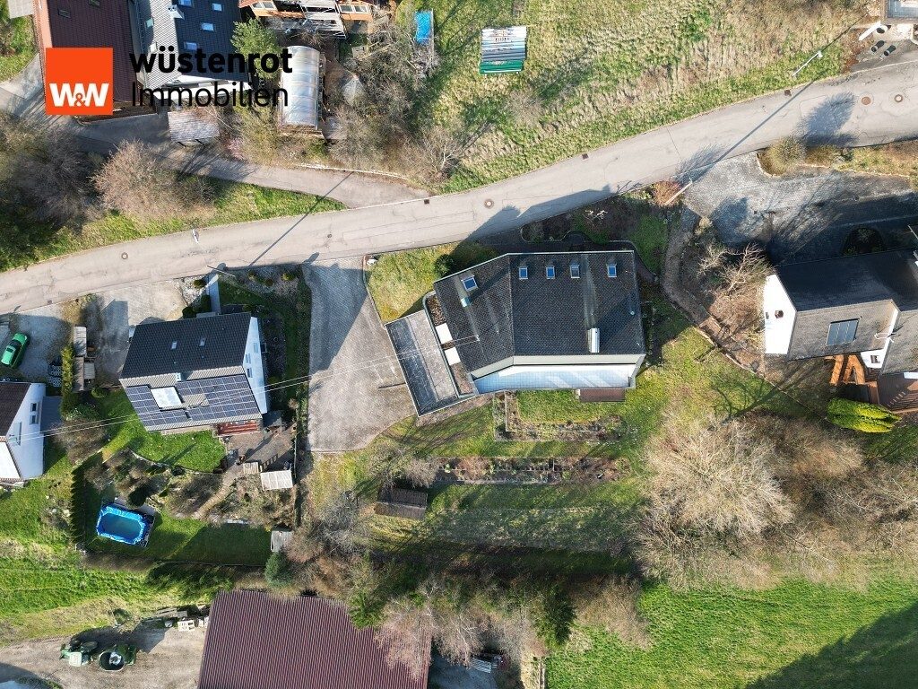 Immobilienangebot - Sulzbach-Laufen - Alle - Wohnhaus mit Einliegerwohnung und großartig viel Platz
- Eindrucksvolles Wohnen in idyllischer Umgebung -