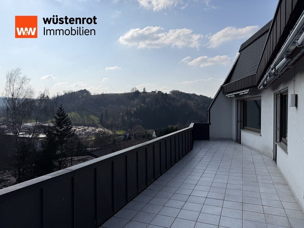 Immobilienangebot - Sulzbach-Laufen - Alle - Wohnhaus mit Einliegerwohnung und großartig viel Platz
- Eindrucksvolles Wohnen in idyllischer Umgebung -