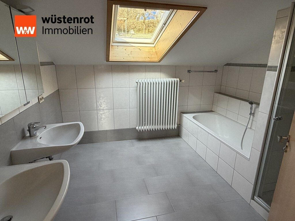 Immobilienangebot - Sulzbach-Laufen - Alle - Wohnhaus mit Einliegerwohnung und großartig viel Platz
- Eindrucksvolles Wohnen in idyllischer Umgebung -