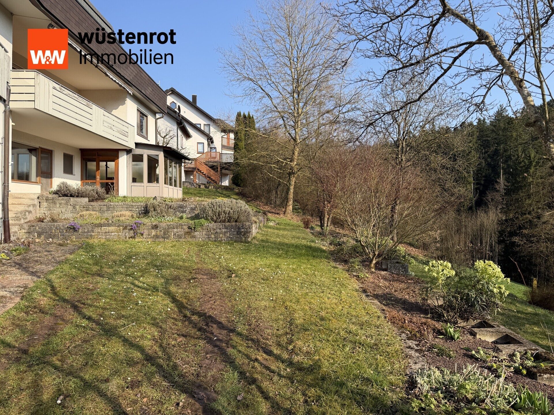 Immobilienangebot - Sulzbach-Laufen - Alle - Wohnhaus mit Einliegerwohnung und großartig viel Platz
- Eindrucksvolles Wohnen in idyllischer Umgebung -