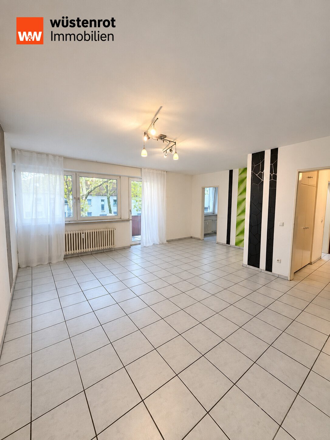 Immobilienangebot - Duisburg - Alle - Schöne 2,5-Zimmer-Wohnung mit Balkon und Aufzug in Duisburg-Rheinhausen