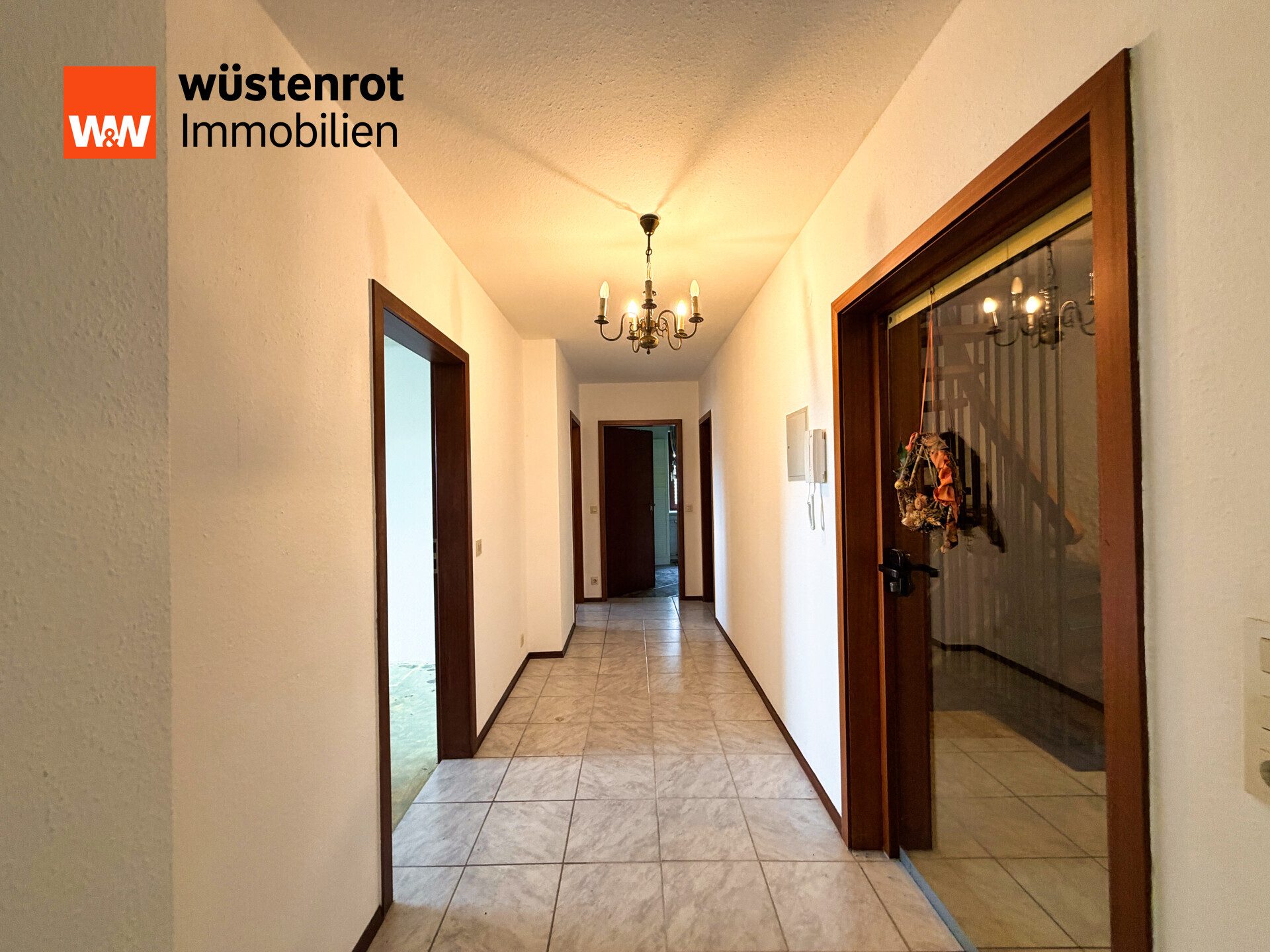 Immobilienangebot - Morschen / Altmorschen - Alle - Idyllisches Einfamilienhaus mit Einliegerwohnung und unverbaubarer Sicht in 34326 Altmorschen