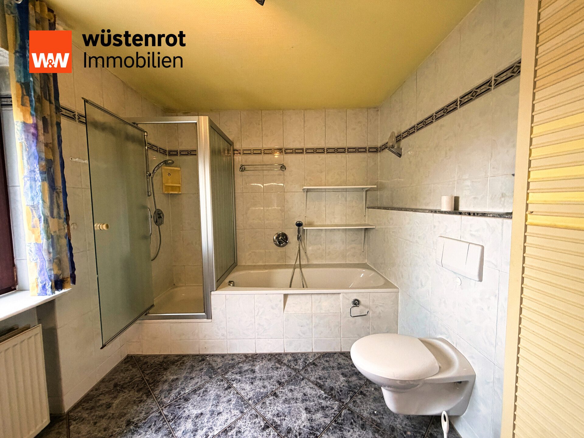 Immobilienangebot - Morschen / Altmorschen - Alle - Idyllisches Einfamilienhaus mit Einliegerwohnung und unverbaubarer Sicht in 34326 Altmorschen