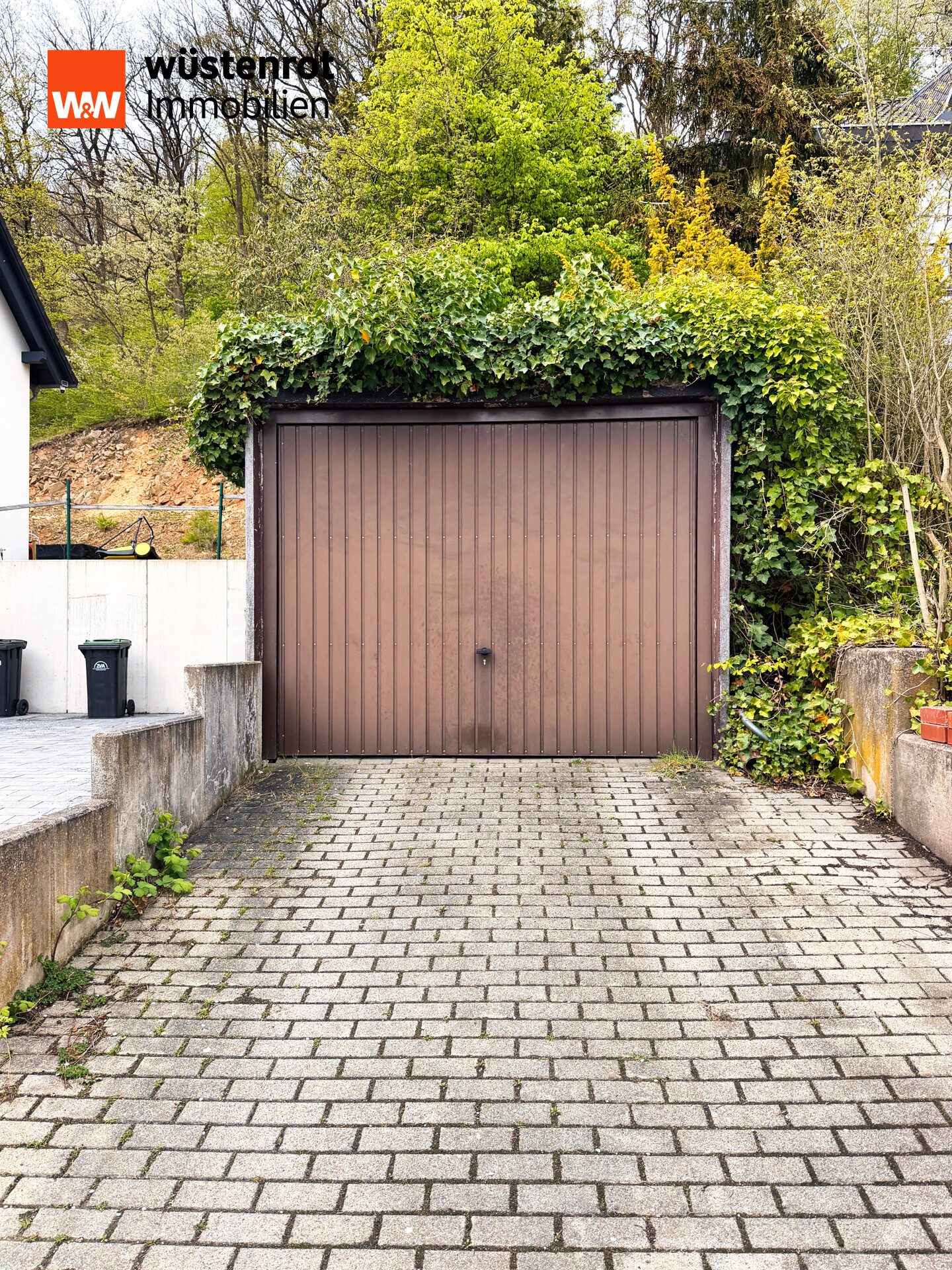 Immobilienangebot - Morschen / Altmorschen - Alle - Idyllisches Einfamilienhaus mit Einliegerwohnung und unverbaubarer Sicht in 34326 Altmorschen