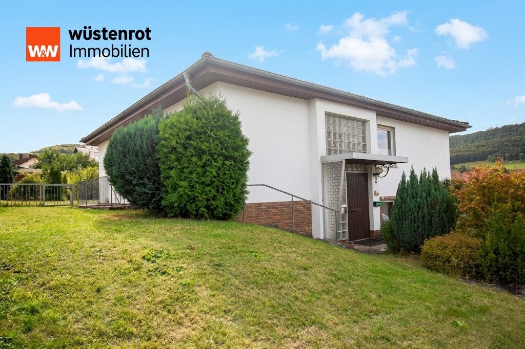Immobilienangebot - Hohenroda / Ausbach - Alle - Bungalow mit Garten, Garage und Weitblick in Hohenroda-Ausbach: Ihr Projekt auf 789 m²