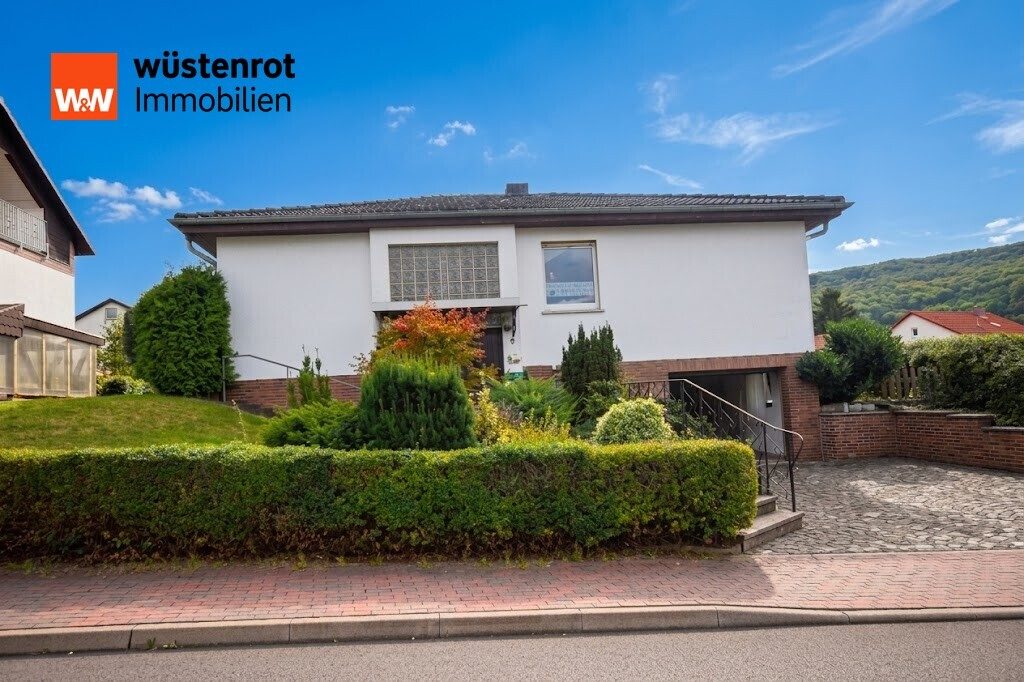Immobilienangebot - Hohenroda / Ausbach - Alle - Bungalow mit Garten, Garage und Weitblick in Hohenroda-Ausbach: Ihr Projekt auf 789 m²
