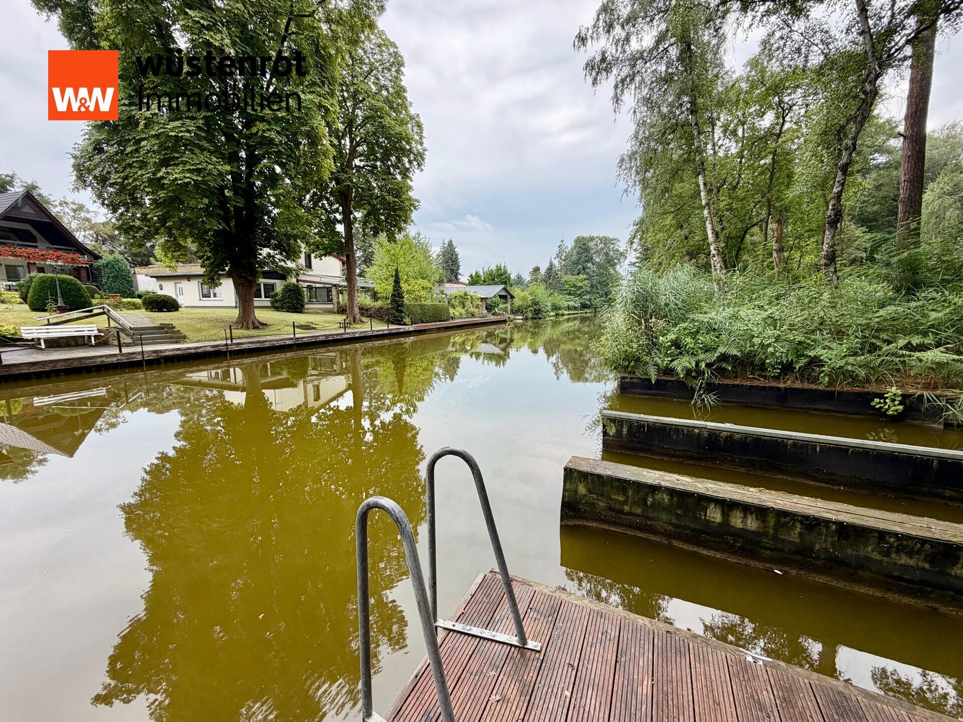 Immobilienangebot - Teupitz - Alle - Idyllischer Wochenendbungalow am Wasser mit eigenem Steg & großem Waldgrundstück