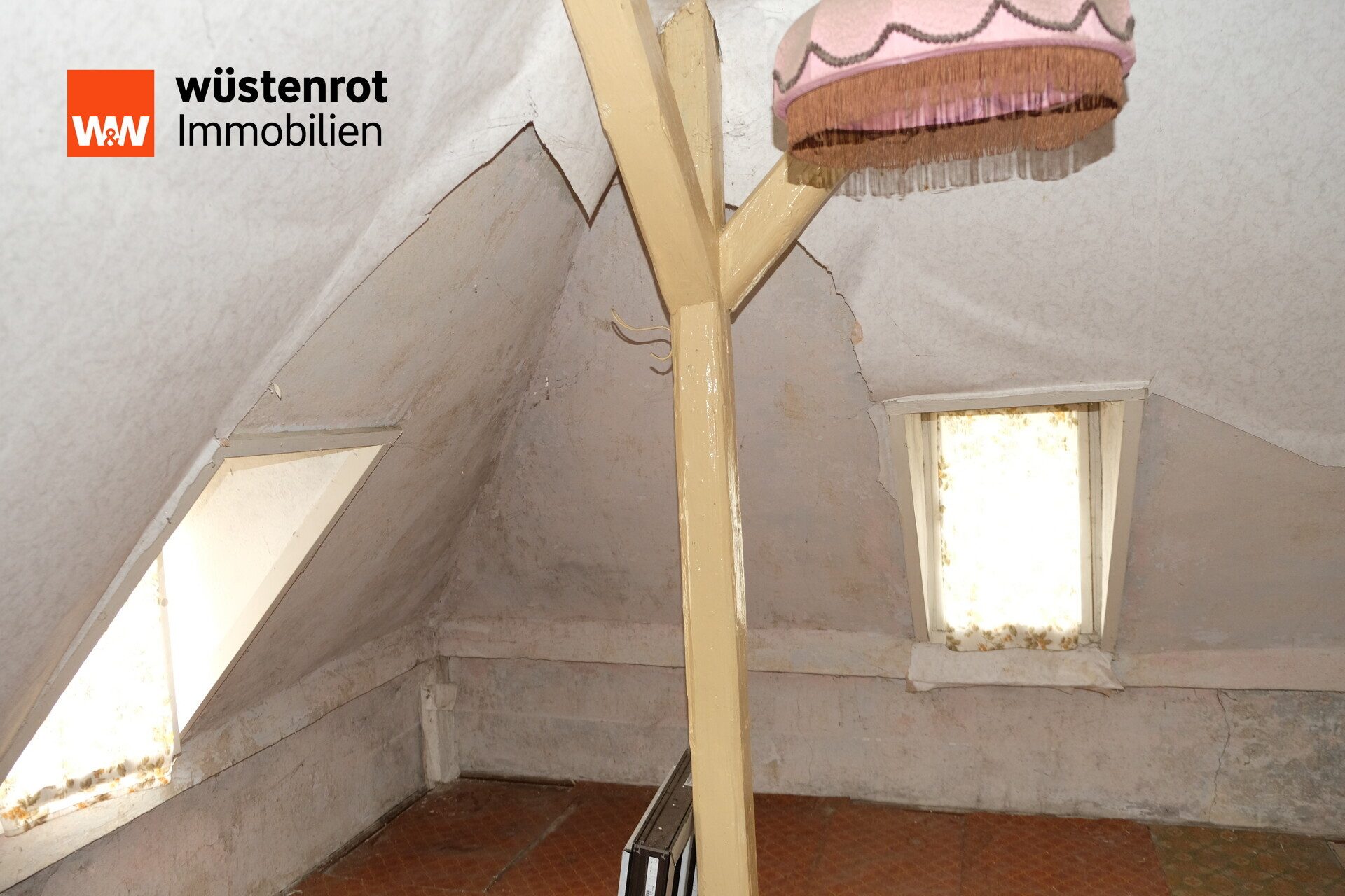 Immobilienangebot - Lunzenau / Cossen - Alle - Historische Villa mit Wald, Oase & großem Grundstück – Wohnen, Arbeiten & Vermieten