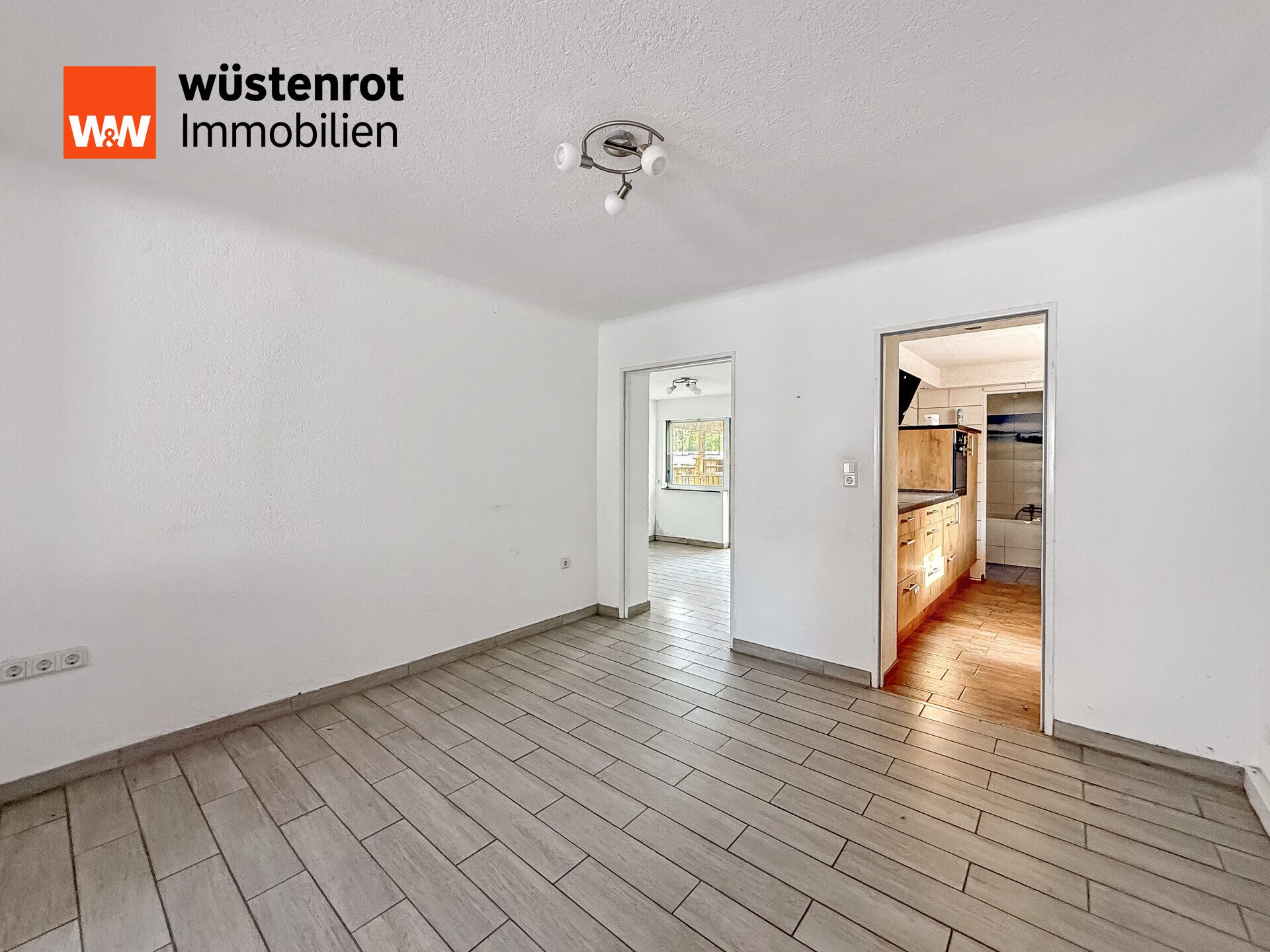 Immobilienangebot - Schwalbach - Alle - Zwei verbundene Mehrfamilienhäuser mit Baugrundstück – vielseitiges Entwicklungspotenzial