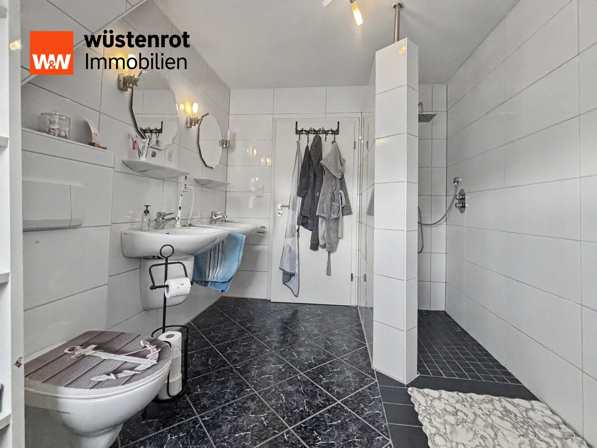 Immobilienangebot - Lingen (Ems) - Alle - Großzügiges Zweifamilienhaus mit mehreren Highlights auf großem Erbpachtgrundstück in Lingen (Ems)