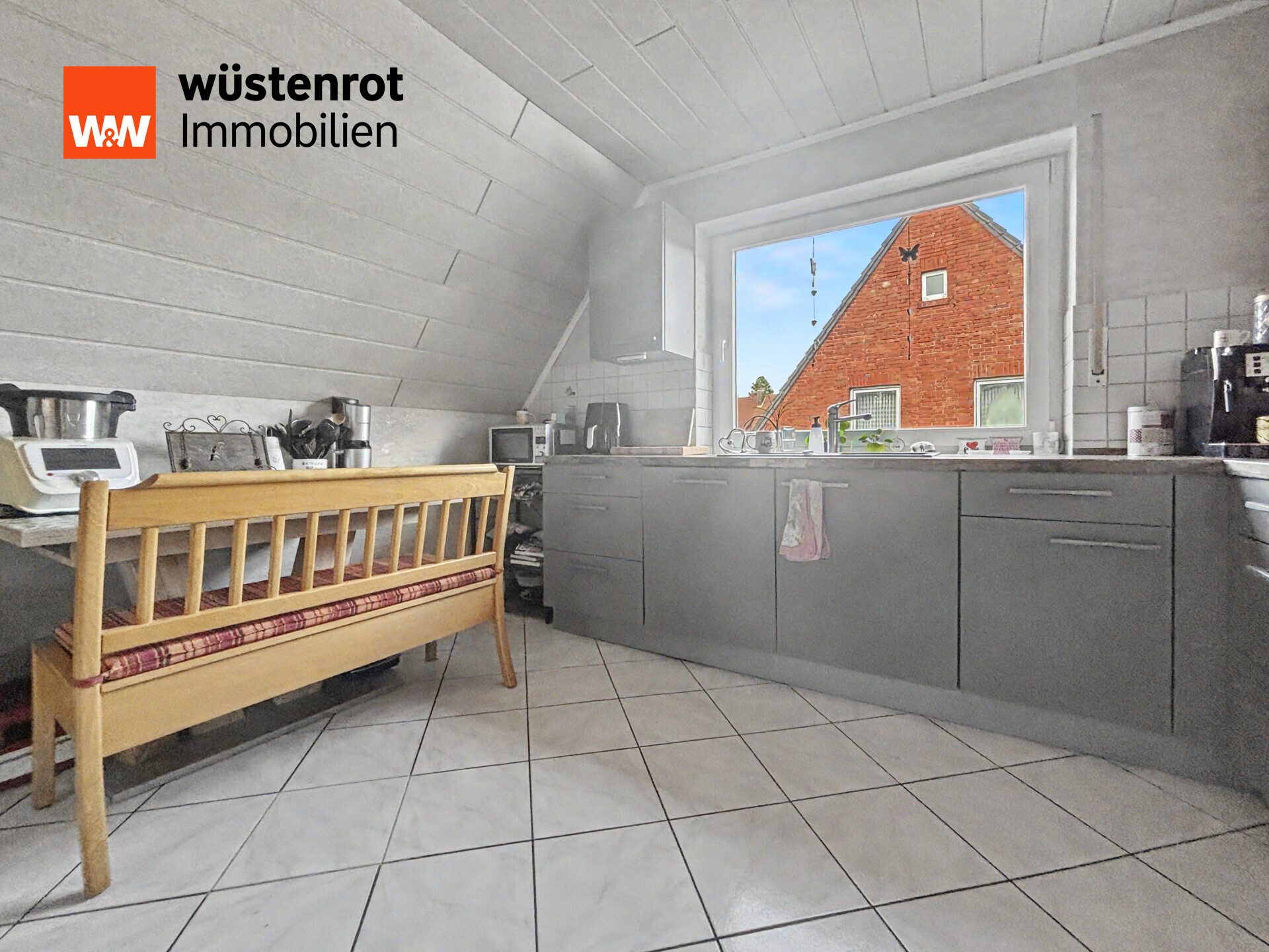 Immobilienangebot - Lingen (Ems) - Alle - Großzügiges Zweifamilienhaus mit mehreren Highlights auf großem Erbpachtgrundstück in Lingen (Ems)