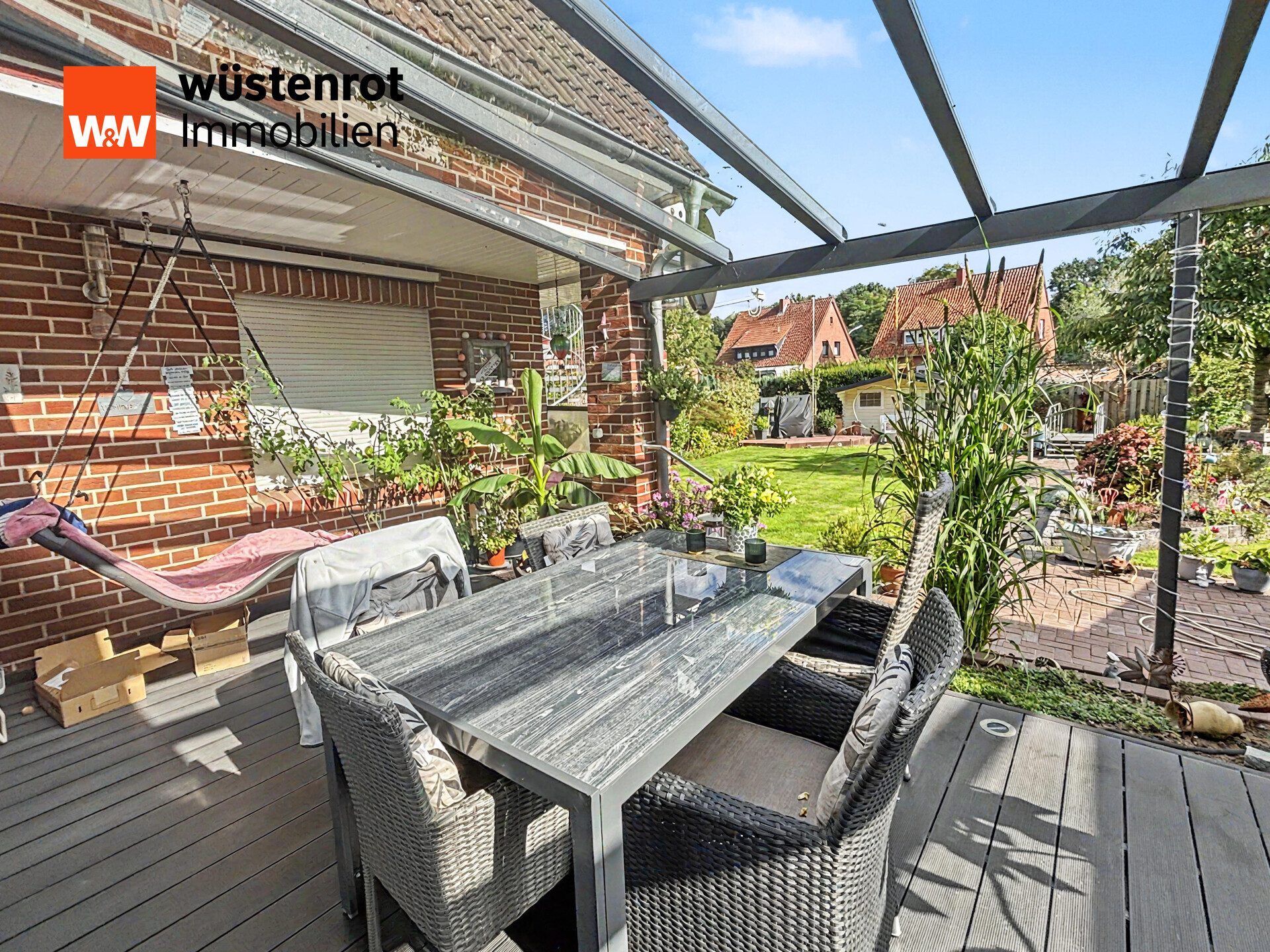 Immobilienangebot - Lingen (Ems) - Alle - Großzügiges Zweifamilienhaus mit mehreren Highlights auf großem Erbpachtgrundstück in Lingen (Ems)