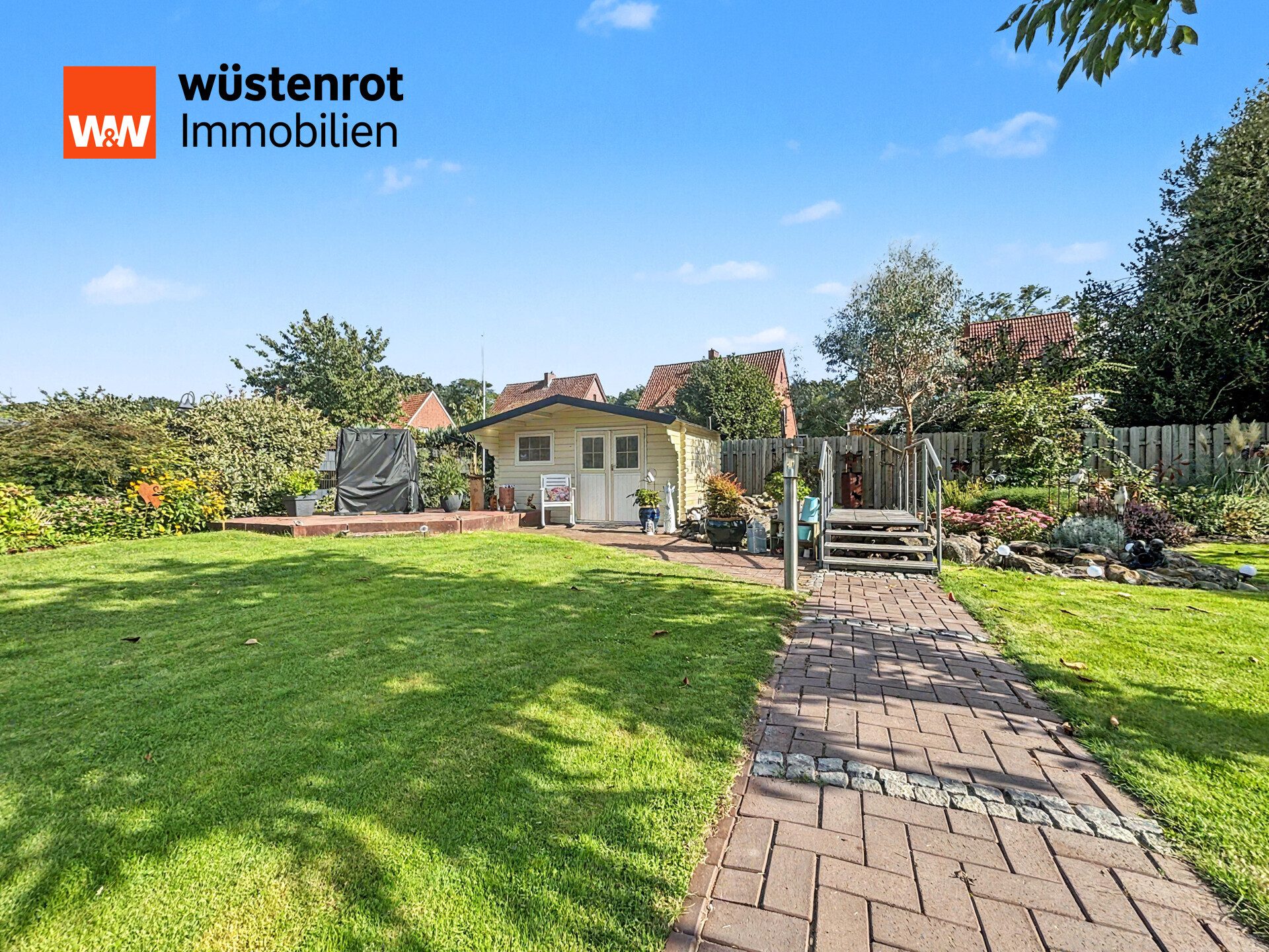 Immobilienangebot - Lingen (Ems) - Alle - Großzügiges Zweifamilienhaus mit mehreren Highlights auf großem Erbpachtgrundstück in Lingen (Ems)