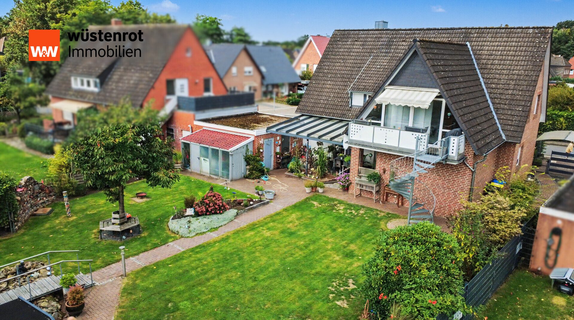 Immobilienangebot - Lingen (Ems) - Alle - Großzügiges Zweifamilienhaus mit mehreren Highlights auf großem Erbpachtgrundstück in Lingen (Ems)