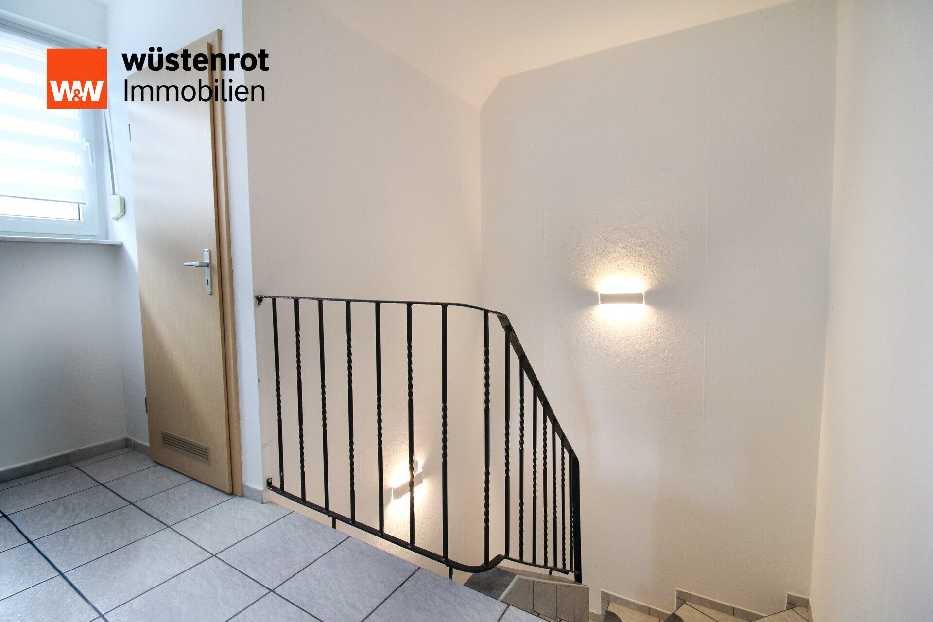 Immobilienangebot - Versmold - Alle - Wohnen wie in einer Doppelhaushälfte – großzügige Maisonettewohnung mit eigenem Garten in Versmold