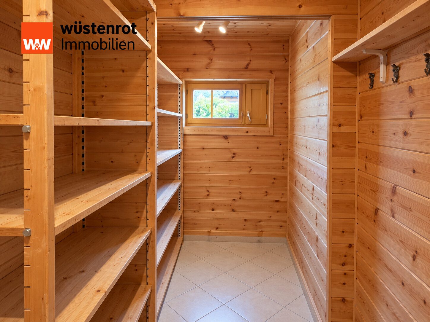 Immobilienangebot - Jatznick - Alle - Ein Zuhause mit Charakter – exklusives Holzhaus inkl. Sauna mit Traumgarten und besonderem Ambiente