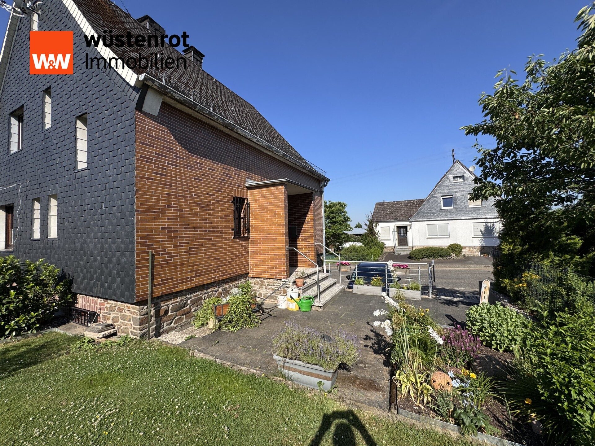 Immobilienangebot - Birken-Honigsessen / Honigsessen - Alle - Gepflegtes Einfamilienhaus, Grundstück mit vielfältigen Nutzungsmöglichkeiten