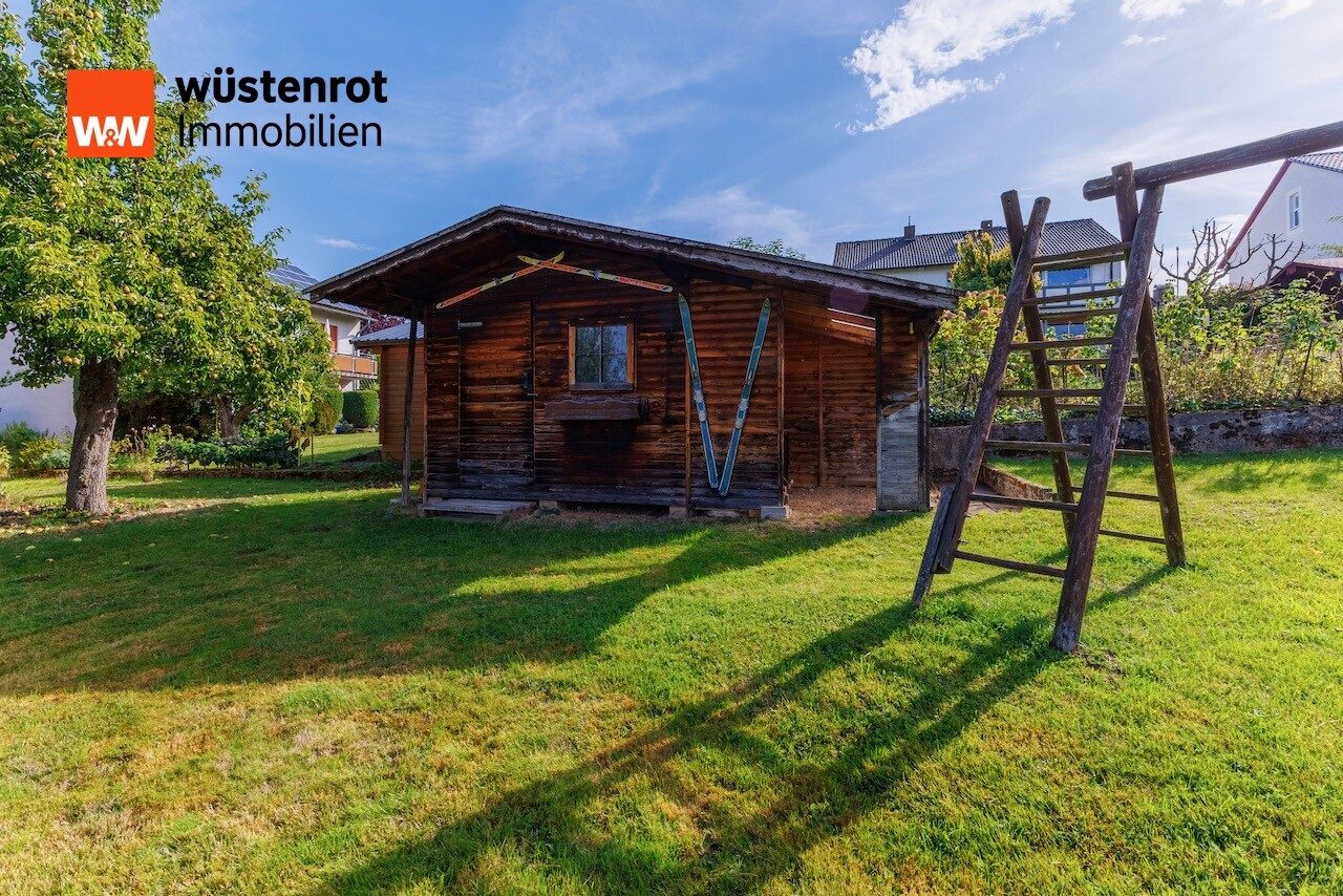 Immobilienangebot - Kaufungen - Alle - +++ Viel Platz! 2 FH mit Einliegerwohnung, großem Garagengebäude und Carport in beliebter Lage +++