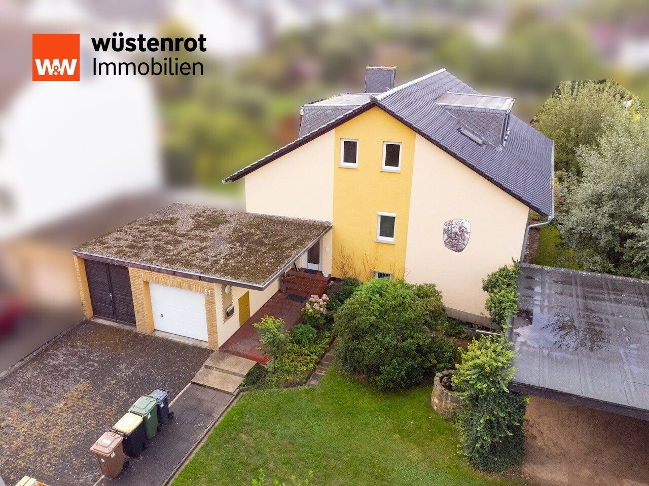Immobilienangebot - Kaufungen - Alle - +++ Viel Platz! 2 FH mit Einliegerwohnung, großem Garagengebäude und Carport in beliebter Lage +++