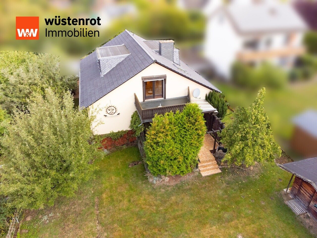 Immobilienangebot - Kaufungen - Alle - +++ Viel Platz! 2 FH mit Einliegerwohnung, großem Garagengebäude und Carport in beliebter Lage +++