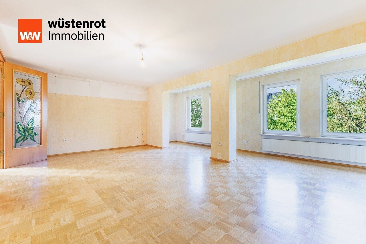 Immobilienangebot - Kaufungen - Alle - +++ Viel Platz! 2 FH mit Einliegerwohnung, großem Garagengebäude und Carport in beliebter Lage +++
