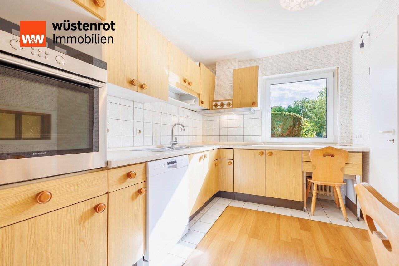 Immobilienangebot - Kaufungen - Alle - +++ Viel Platz! 2 FH mit Einliegerwohnung, großem Garagengebäude und Carport in beliebter Lage +++