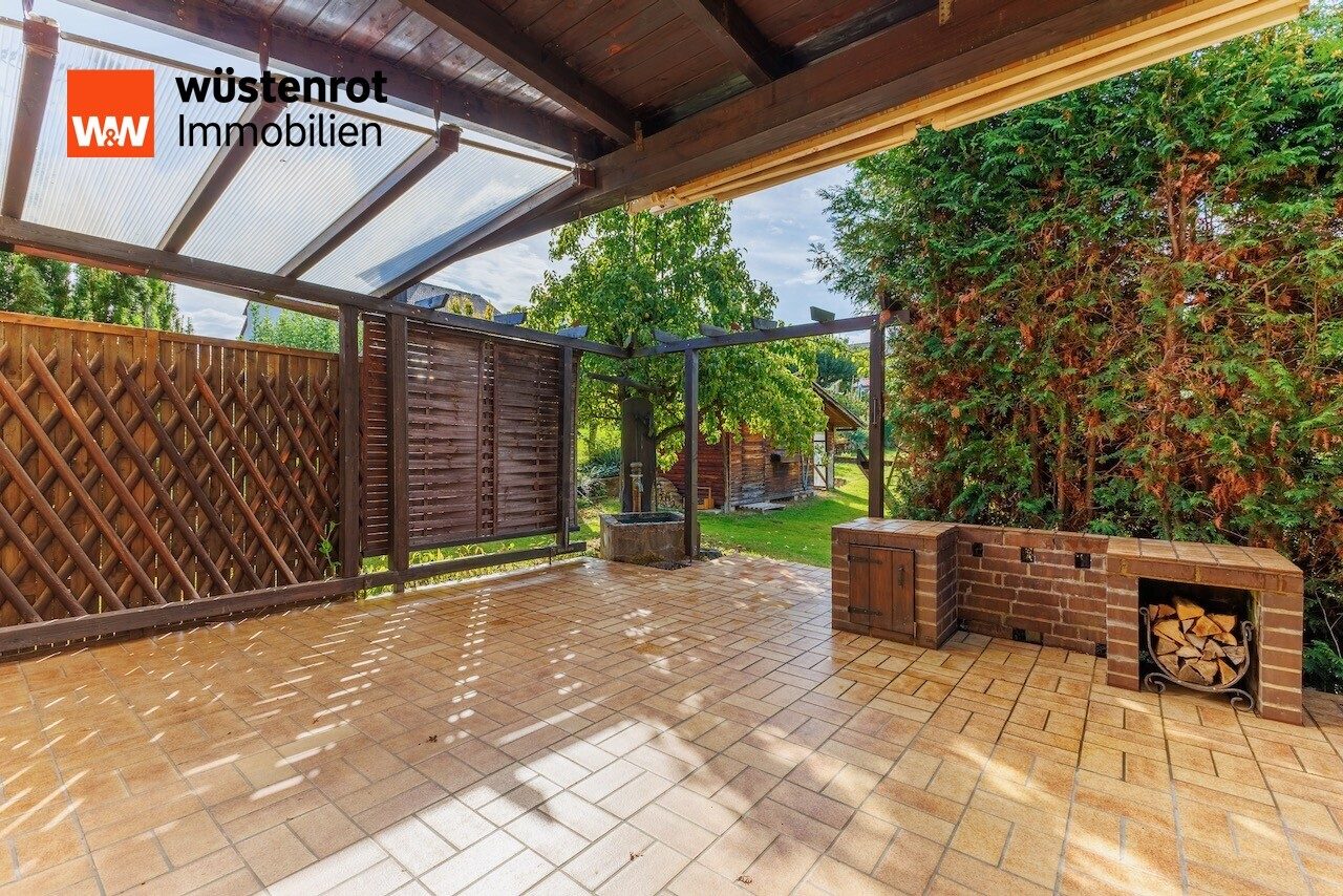 Immobilienangebot - Kaufungen - Alle - +++ Viel Platz! 2 FH mit Einliegerwohnung, großem Garagengebäude und Carport in beliebter Lage +++
