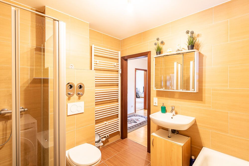 Immobilienangebot - Trier - Alle - Kapitalanlage in Trier: Mehrfamilienhaus mit 3 Wohnungen, 2 Garagen & Einzelgrundbüchern