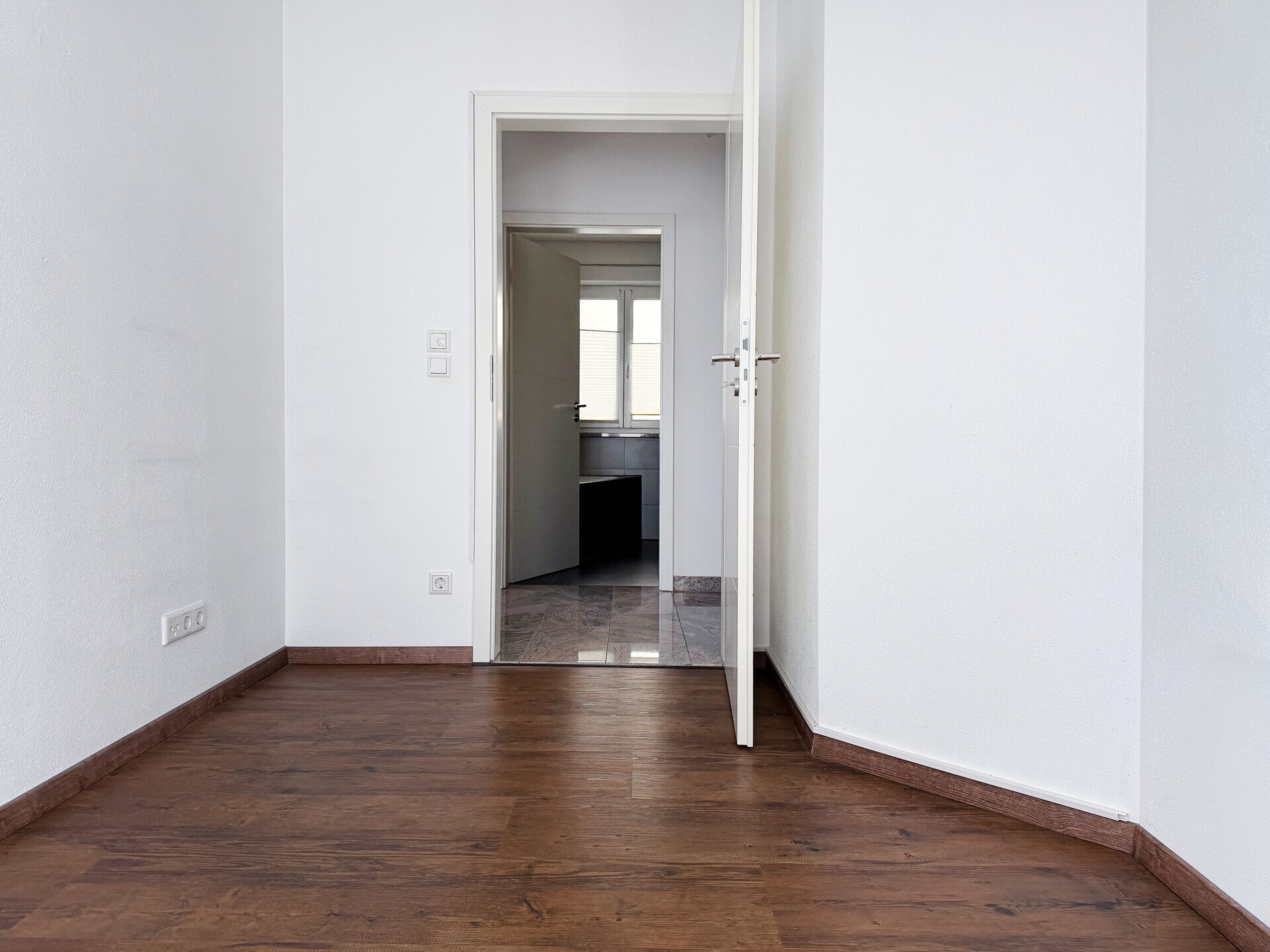 Immobilienangebot - Ingolstadt - Alle - Mehr als eine Wohnung: Großzügiges Wohnen auf zwei Ebenen mit eigenem Garten
