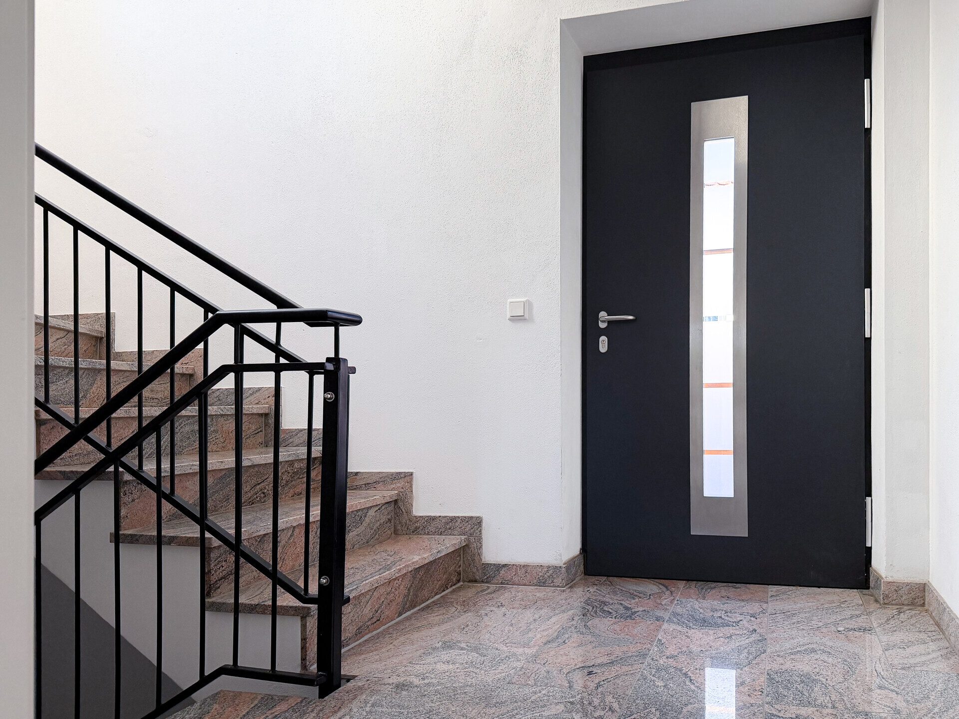 Immobilienangebot - Ingolstadt - Alle - Mehr als eine Wohnung: Großzügiges Wohnen auf zwei Ebenen mit eigenem Garten