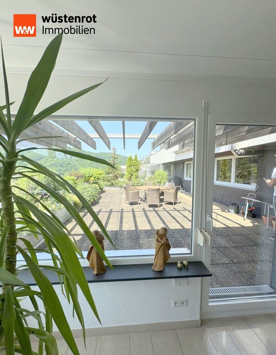 Immobilienangebot - Aalen - Alle - Traumhafter Ausblick! Terrassenwohnung/ Penthouse mit 2 Garagen und 2 separaten Eingängen