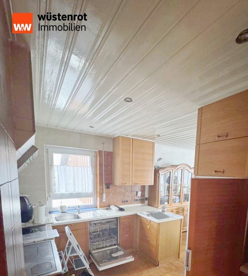 Immobilienangebot - Hüttlingen - Alle - Vielseitiges Wohnhaus mit seltener Dreifachgarage – ideal auch als Zweifamilienhaus nutzbar