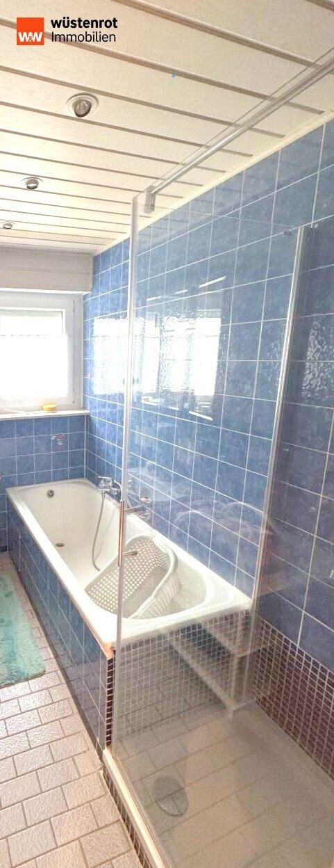 Immobilienangebot - Hüttlingen - Alle - Vielseitiges Wohnhaus mit seltener Dreifachgarage – ideal auch als Zweifamilienhaus nutzbar