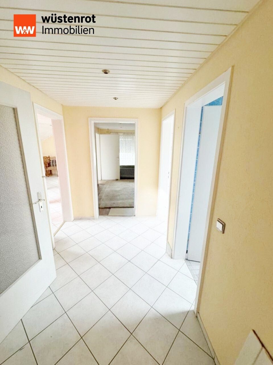 Immobilienangebot - Hüttlingen - Alle - Vielseitiges Wohnhaus mit seltener Dreifachgarage – ideal auch als Zweifamilienhaus nutzbar