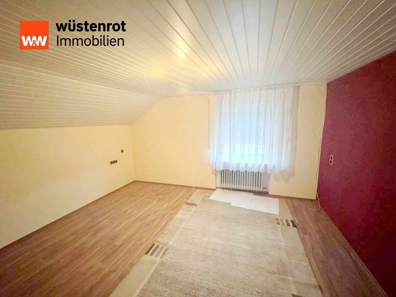 Immobilienangebot - Hüttlingen - Alle - Vielseitiges Wohnhaus mit seltener Dreifachgarage – ideal auch als Zweifamilienhaus nutzbar