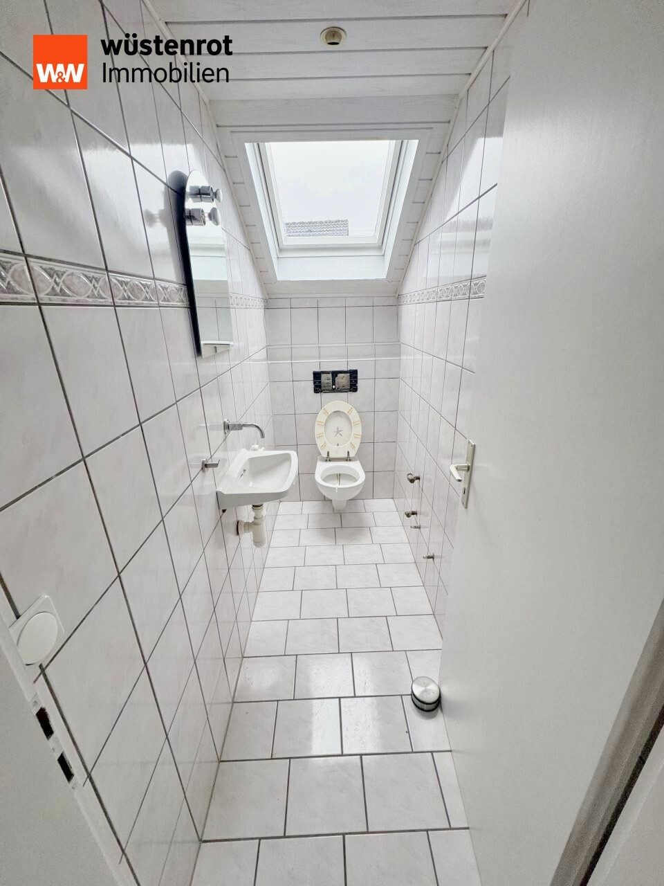 Immobilienangebot - Hüttlingen - Alle - Vielseitiges Wohnhaus mit seltener Dreifachgarage – ideal auch als Zweifamilienhaus nutzbar