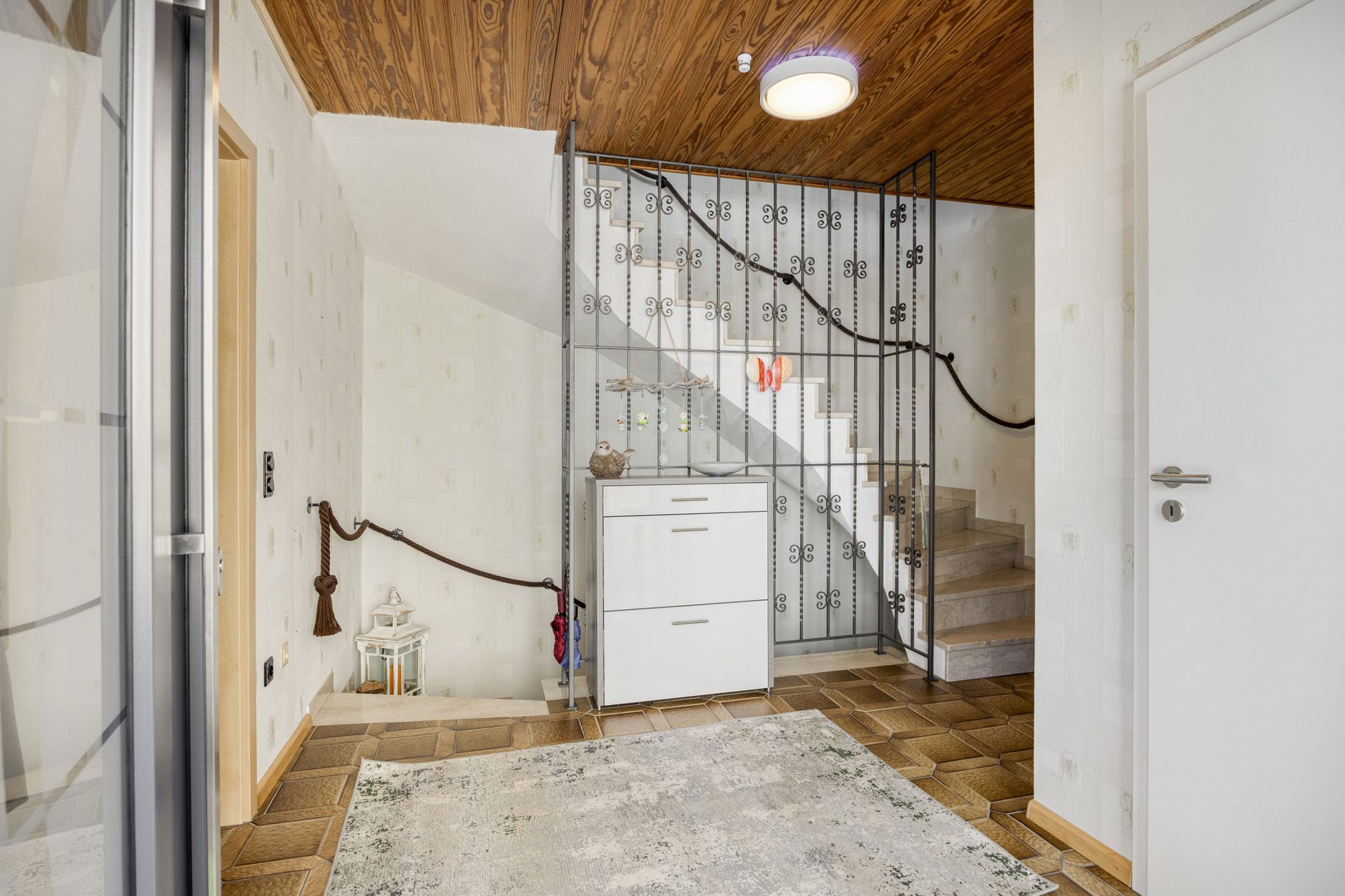 Immobilienangebot - Weilerswist - Alle - Echtes Raumwunder auf großem Sonnen-Grundstück in guter Wohnlage. Hier ist flexible Nutzung möglich!