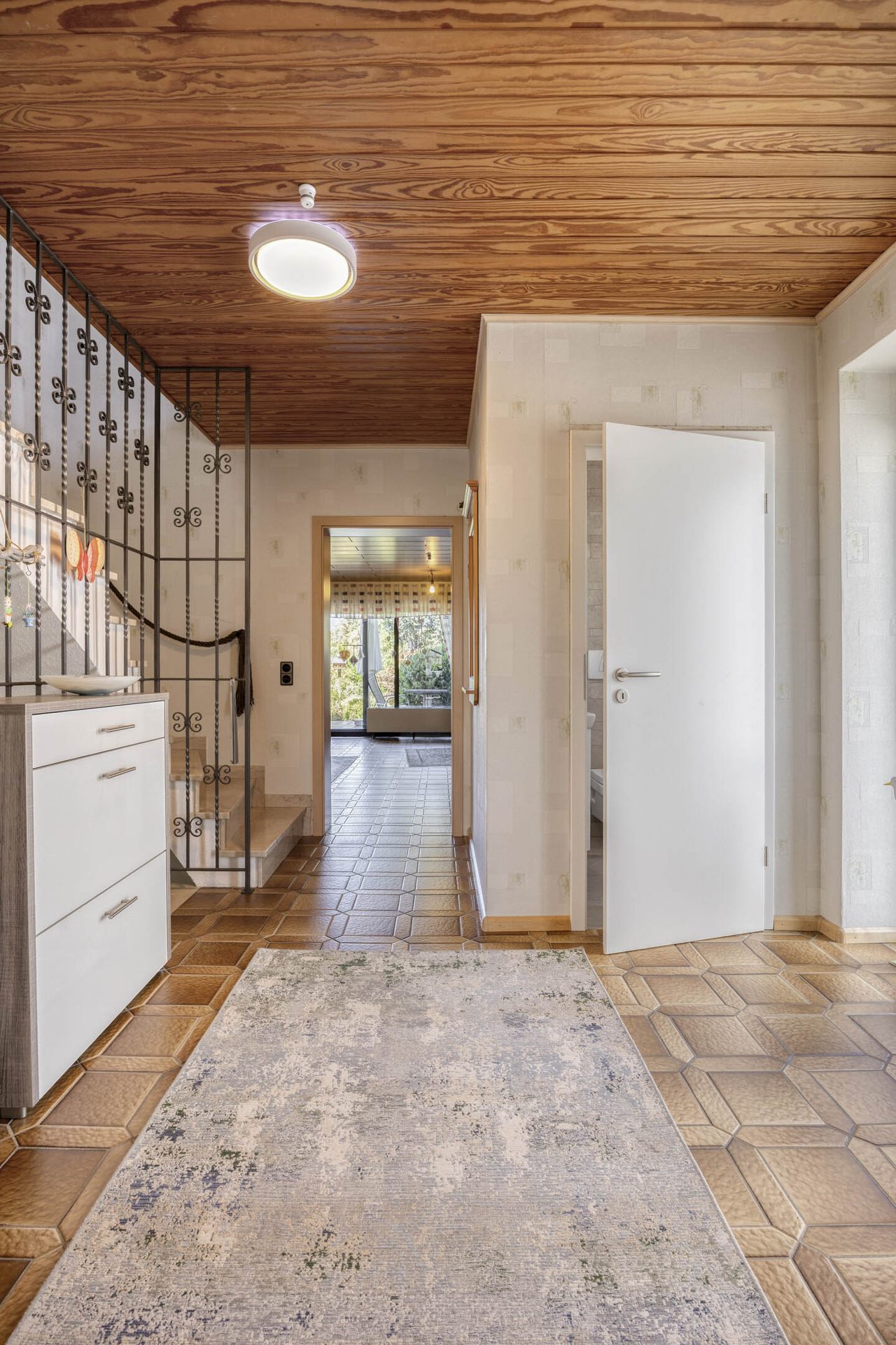 Immobilienangebot - Weilerswist - Alle - Echtes Raumwunder auf großem Sonnen-Grundstück in guter Wohnlage. Hier ist flexible Nutzung möglich!