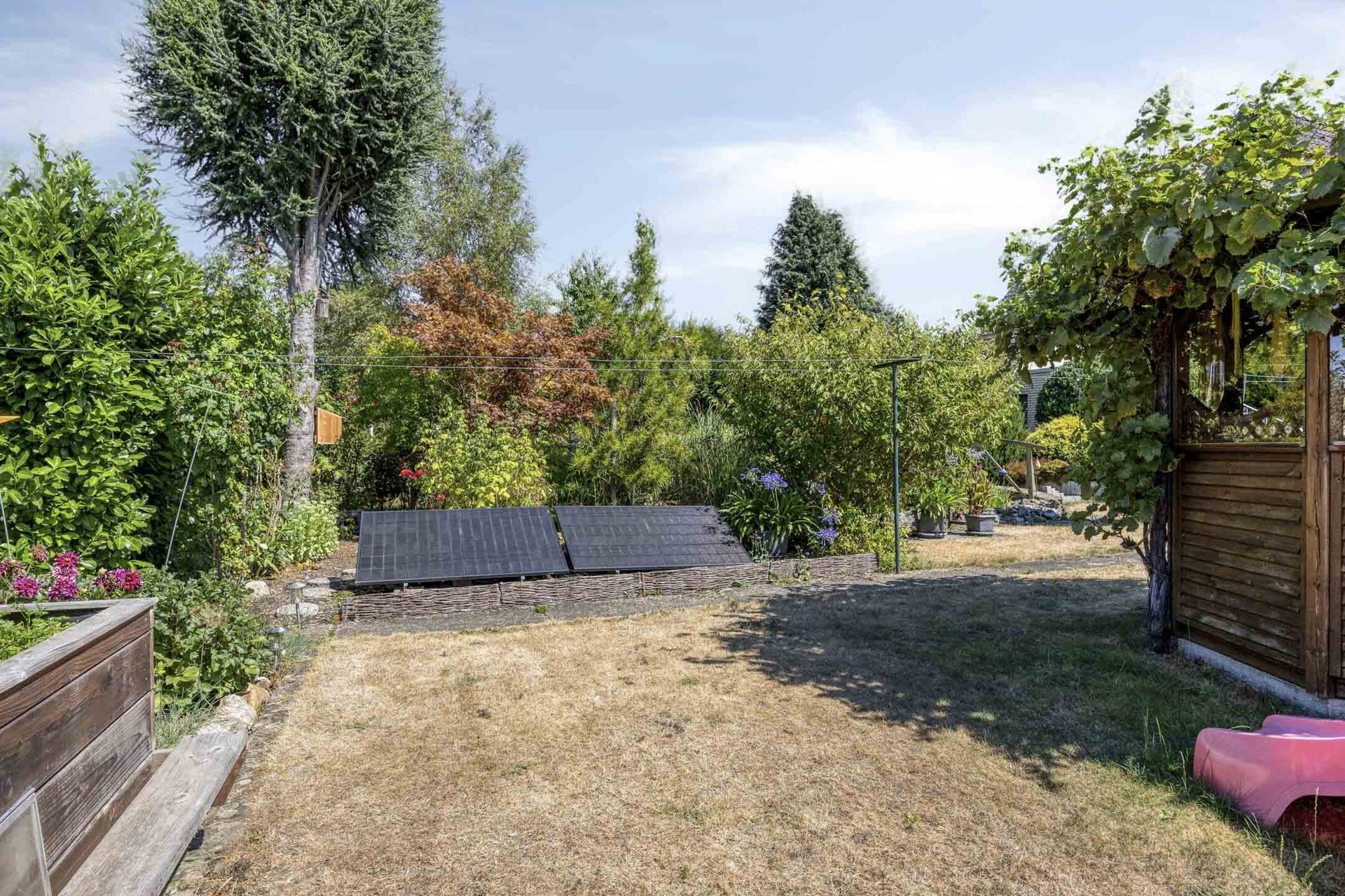 Immobilienangebot - Weilerswist - Alle - Echtes Raumwunder auf großem Sonnen-Grundstück in guter Wohnlage. Hier ist flexible Nutzung möglich!