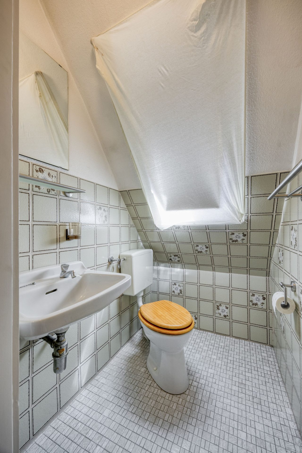 Immobilienangebot - Weilerswist - Alle - Echtes Raumwunder auf großem Sonnen-Grundstück in guter Wohnlage. Hier ist flexible Nutzung möglich!