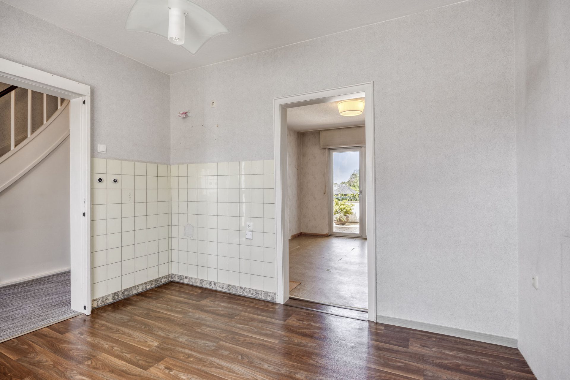 Immobilienangebot - Weilerswist - Alle - Echtes Raumwunder auf großem Sonnen-Grundstück in guter Wohnlage. Hier ist flexible Nutzung möglich!