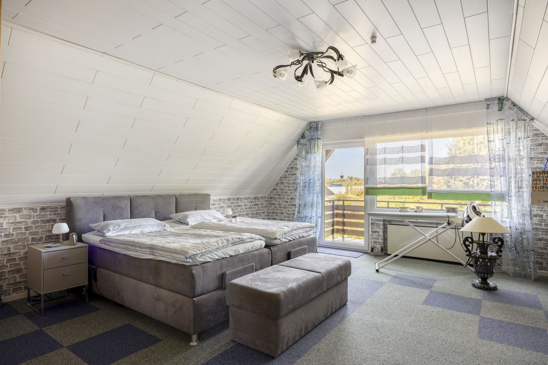 Immobilienangebot - Weilerswist - Alle - Echtes Raumwunder auf großem Sonnen-Grundstück in guter Wohnlage. Hier ist flexible Nutzung möglich!