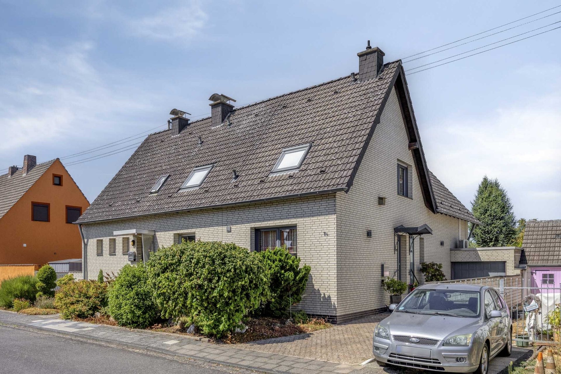 Immobilienangebot - Weilerswist - Alle - Echtes Raumwunder auf großem Sonnen-Grundstück in guter Wohnlage. Hier ist flexible Nutzung möglich!