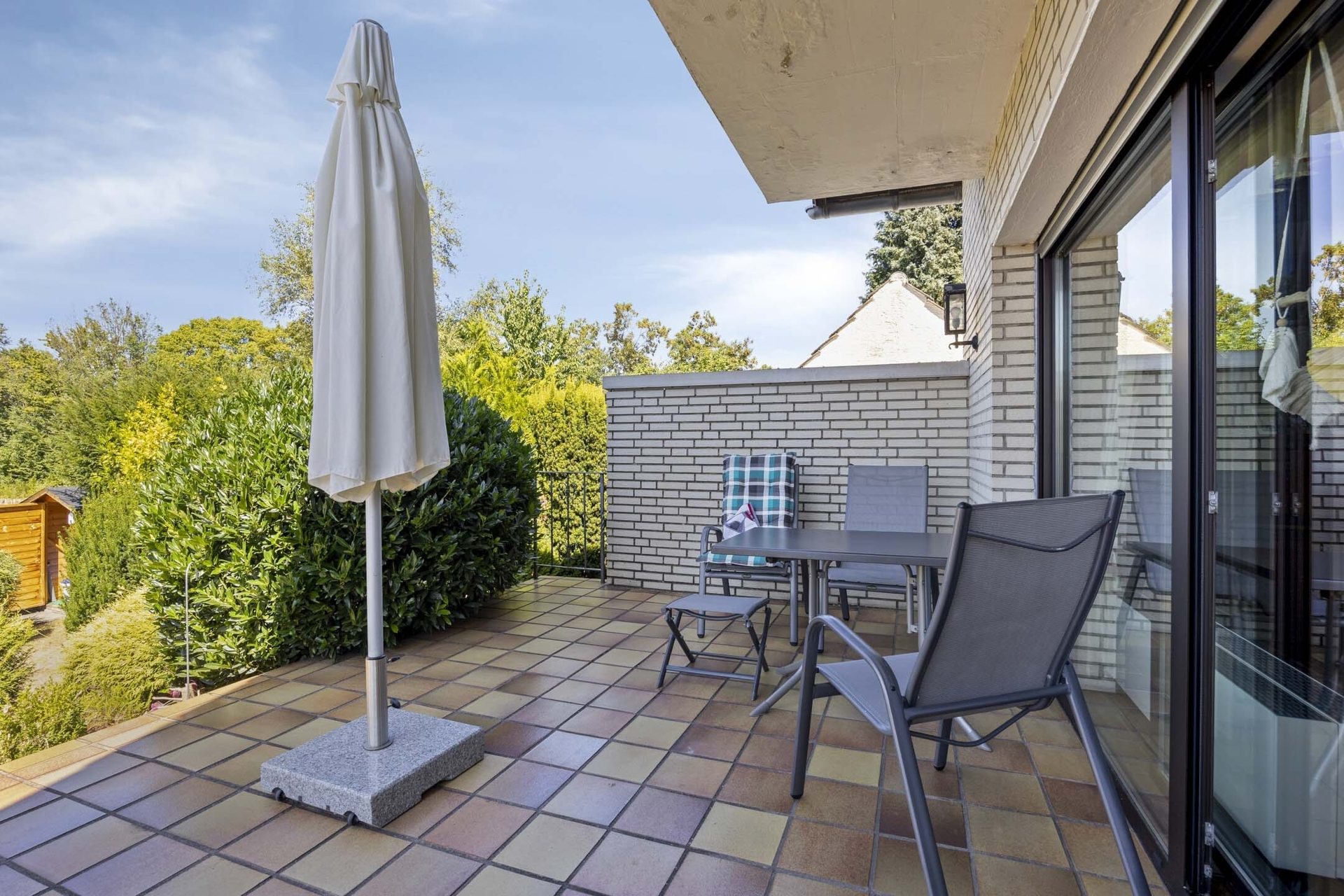 Immobilienangebot - Weilerswist - Alle - Echtes Raumwunder auf großem Sonnen-Grundstück in guter Wohnlage. Hier ist flexible Nutzung möglich!