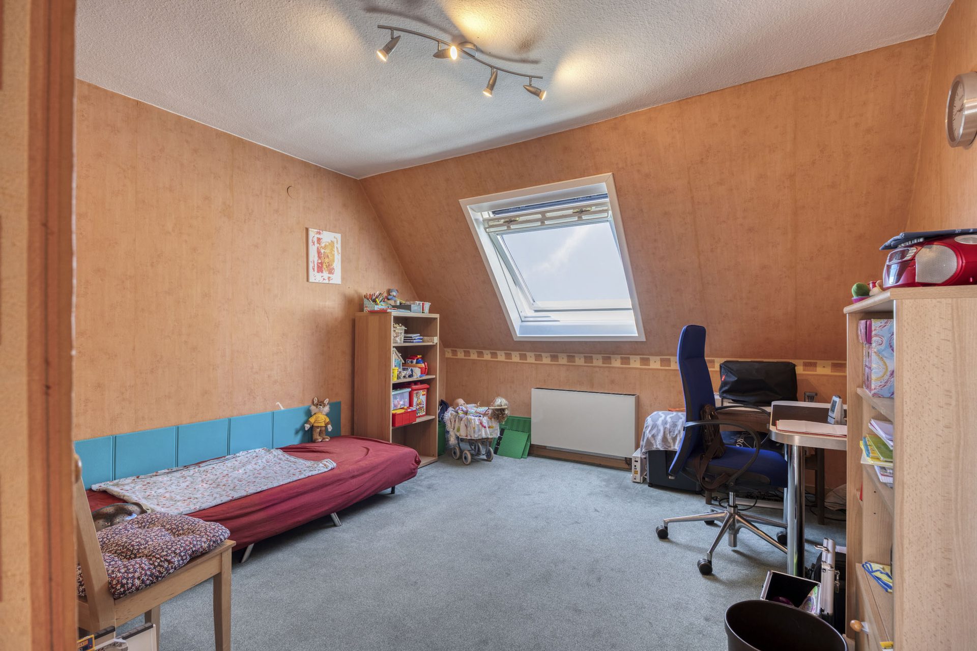 Immobilienangebot - Weilerswist - Alle - Echtes Raumwunder auf großem Sonnen-Grundstück in guter Wohnlage. Hier ist flexible Nutzung möglich!