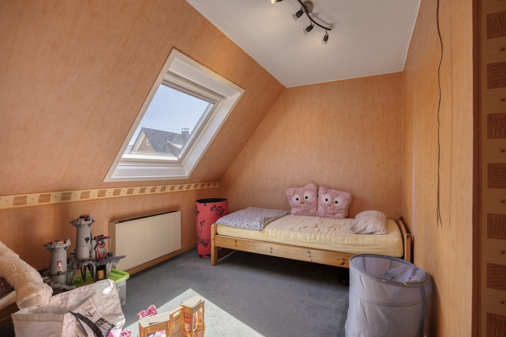 Immobilienangebot - Weilerswist - Alle - Echtes Raumwunder auf großem Sonnen-Grundstück in guter Wohnlage. Hier ist flexible Nutzung möglich!