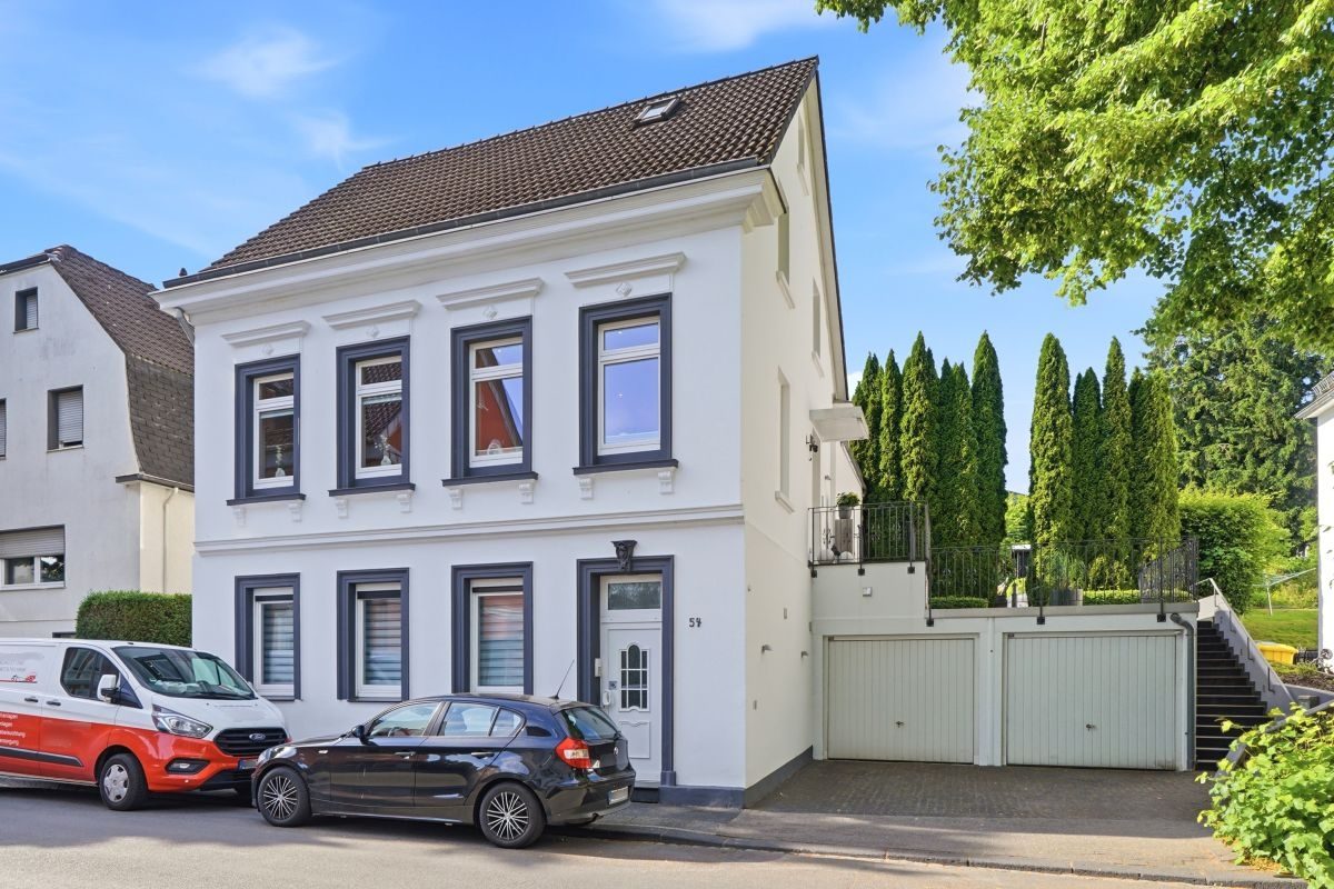 Immobilienangebot - Solingen - Alle - Historisch wohnen, modern leben: Modernisiertes Einfamilienhaus mit Einliegerwohnung (3D-Rundgang).