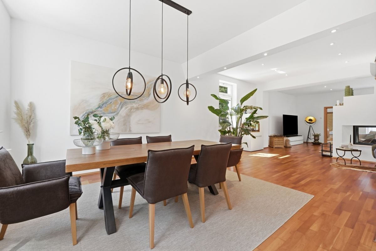 Immobilienangebot - Solingen - Alle - Historisch wohnen, modern leben: Modernisiertes Einfamilienhaus mit Einliegerwohnung (3D-Rundgang).