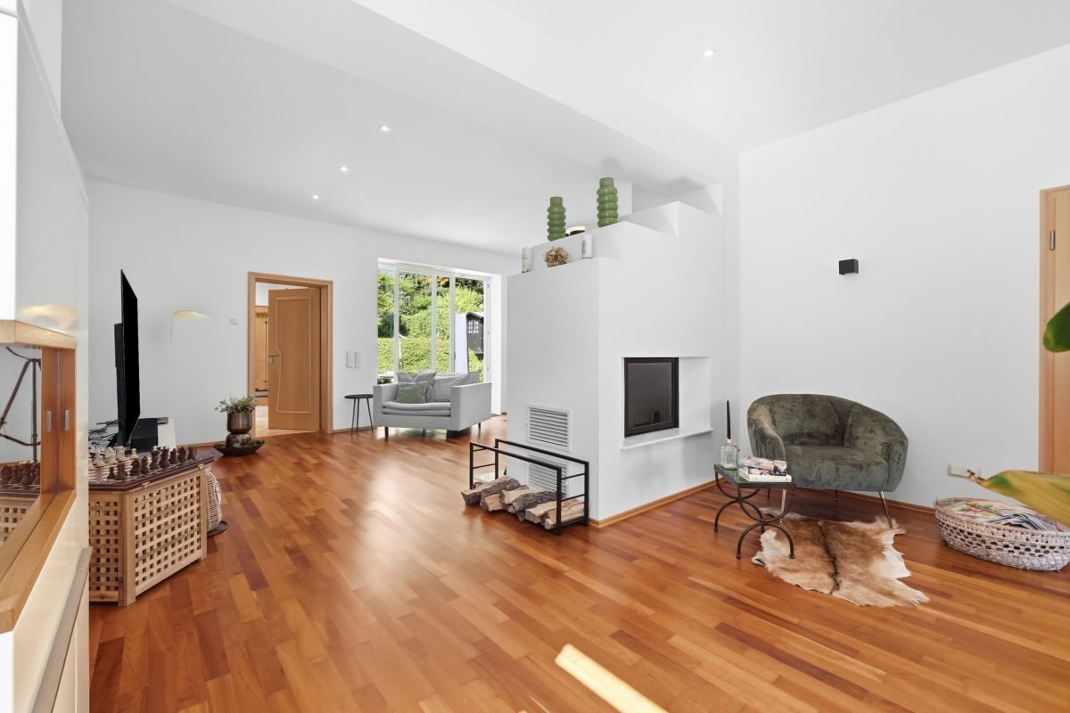 Immobilienangebot - Solingen - Alle - Historisch wohnen, modern leben: Modernisiertes Einfamilienhaus mit Einliegerwohnung (3D-Rundgang).