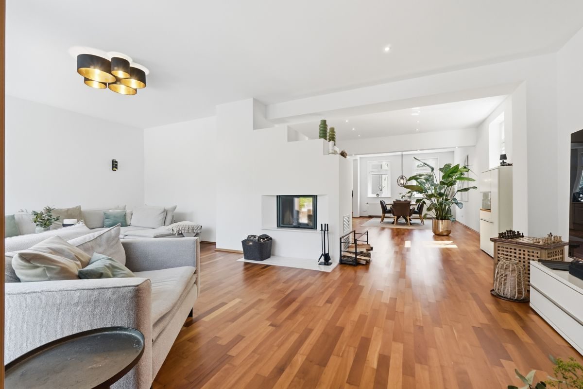 Immobilienangebot - Solingen - Alle - Historisch wohnen, modern leben: Modernisiertes Einfamilienhaus mit Einliegerwohnung (3D-Rundgang).